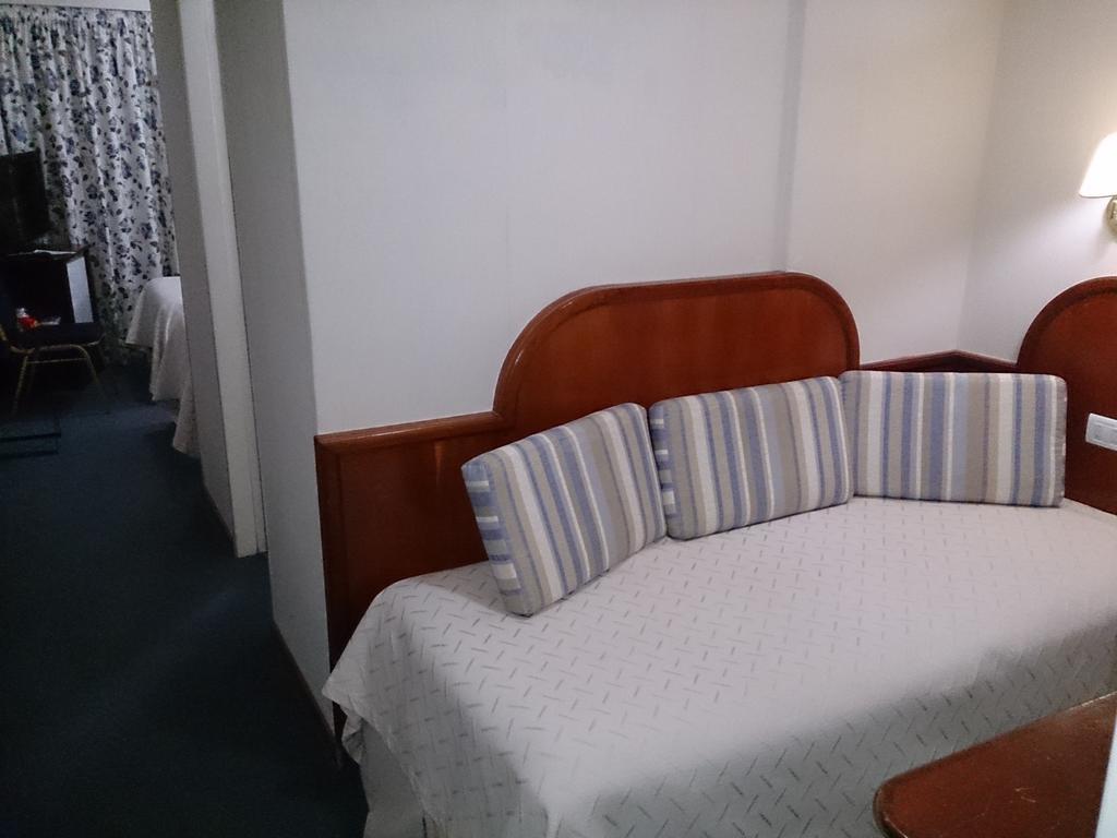 Hotel Orly Corrientes Bilik gambar